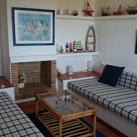 Isleta Villa *
